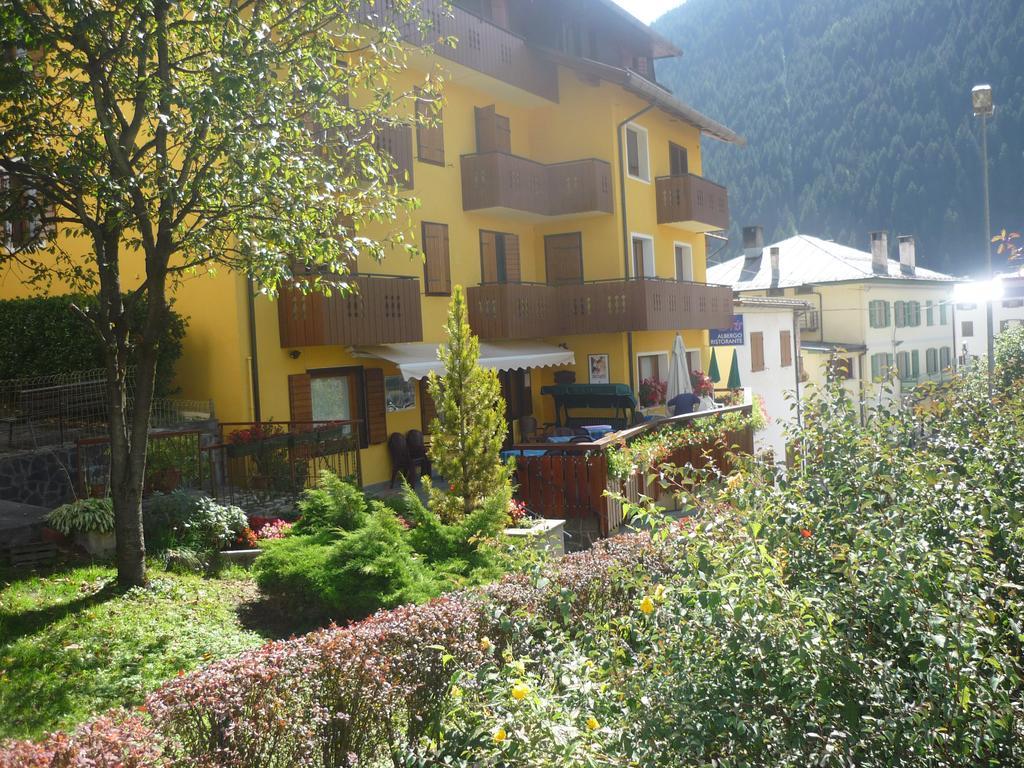 Albergo Ristorante Iris Auronzo di Cadore Exterior foto